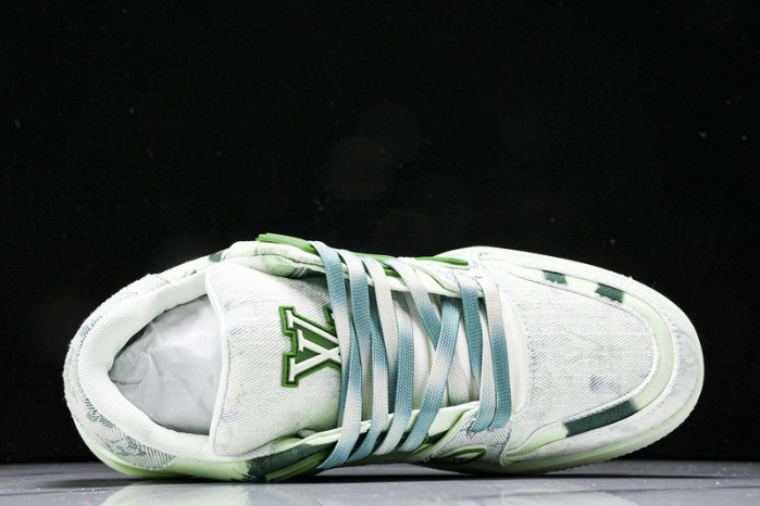 LV TRAINER SNEAKER 24070404