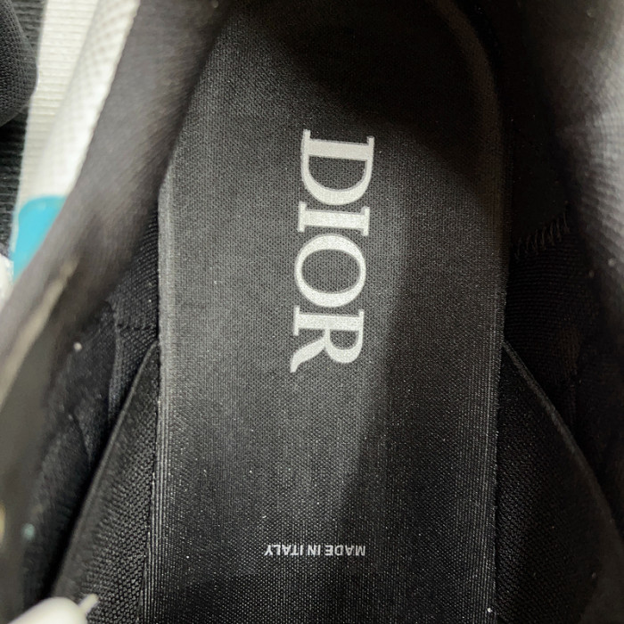 DR B30 Sneakers