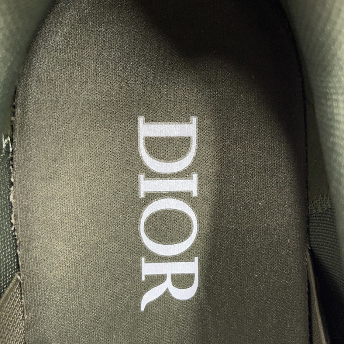 DR B30 Sneakers