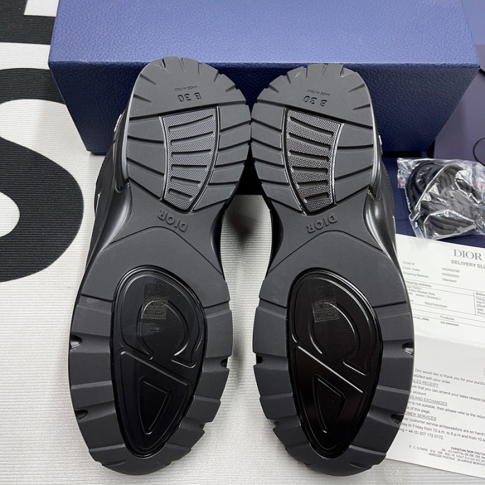 DR B30 Sneakers